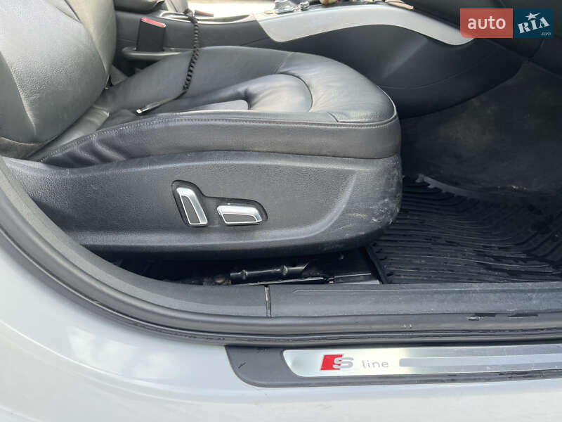 Седан Audi A4 2013 в Луцке