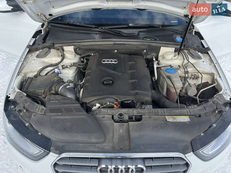 Седан Audi A4 2013 в Луцке