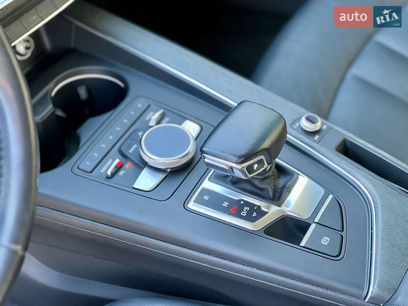 Седан Audi A4 2016 в Киеве