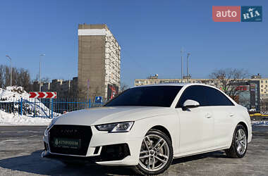 Седан Audi A4 2016 в Киеве
