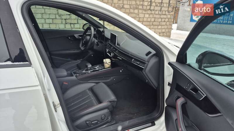 Седан Audi A4 2017 в Днепре