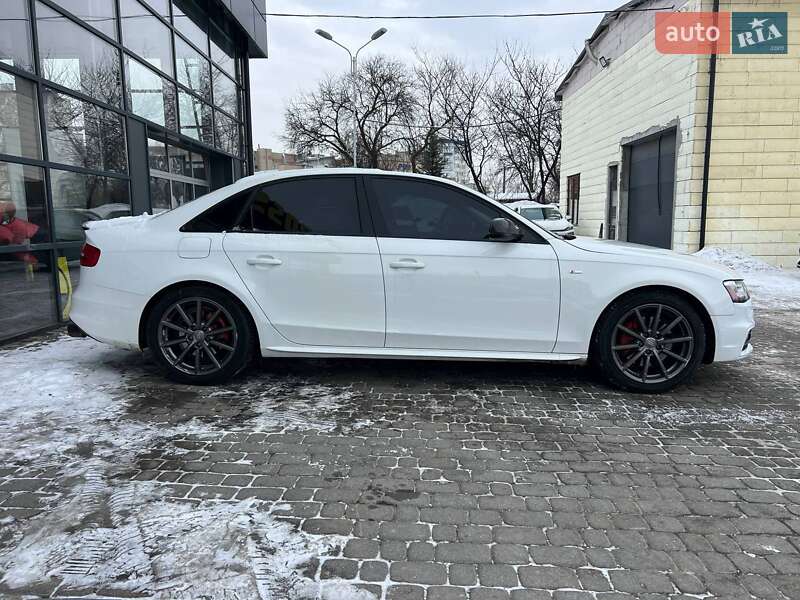 Седан Audi A4 2014 в Ивано-Франковске