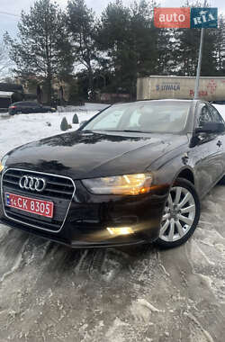 Седан Audi A4 2013 в Новояворовске