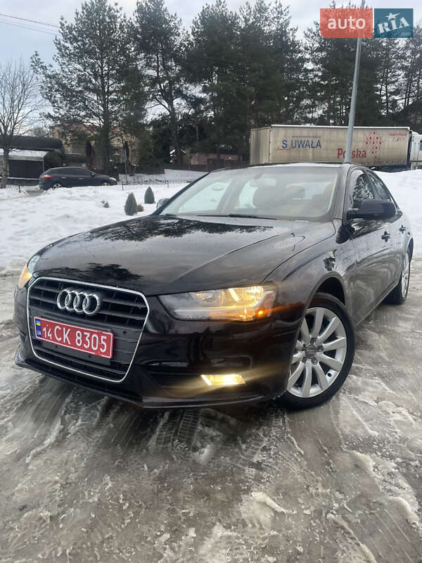 Седан Audi A4 2013 в Новояворівську