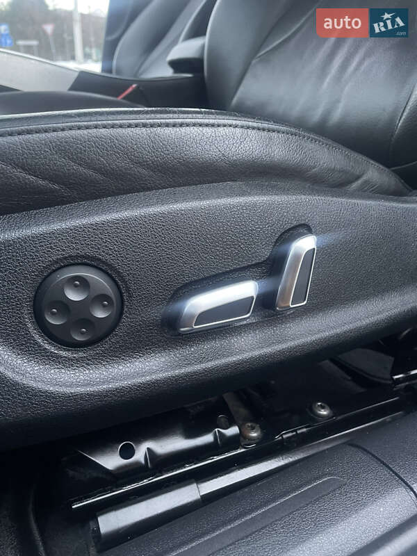 Седан Audi A4 2013 в Новояворівську