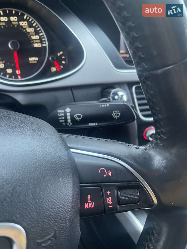 Седан Audi A4 2013 в Новояворівську