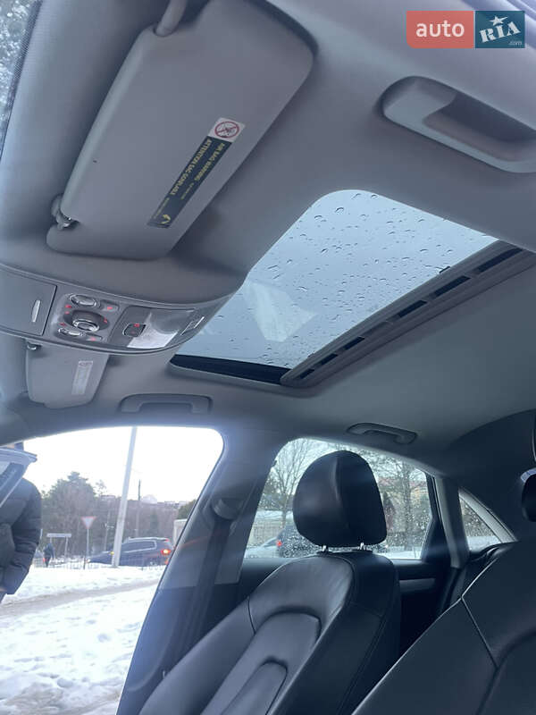 Седан Audi A4 2013 в Новояворівську