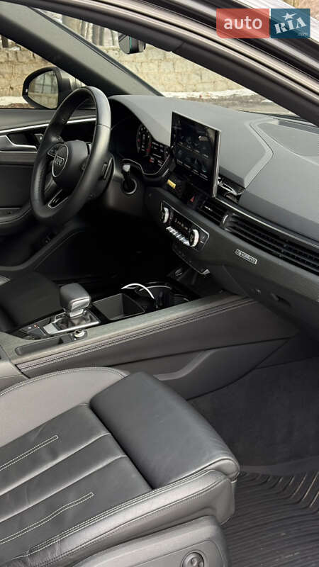 Седан Audi A4 2021 в Днепре