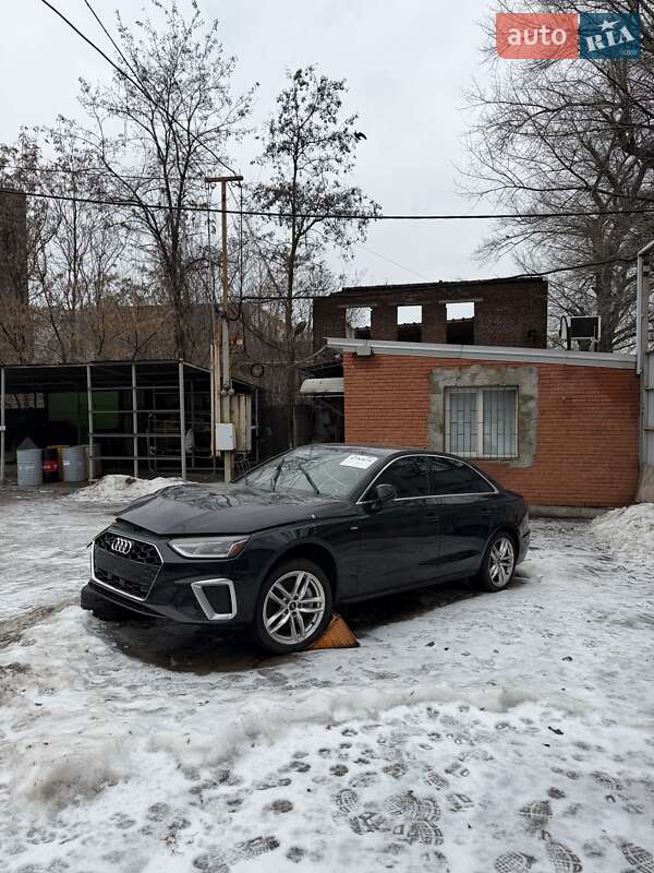 Седан Audi A4 2020 в Дніпрі
