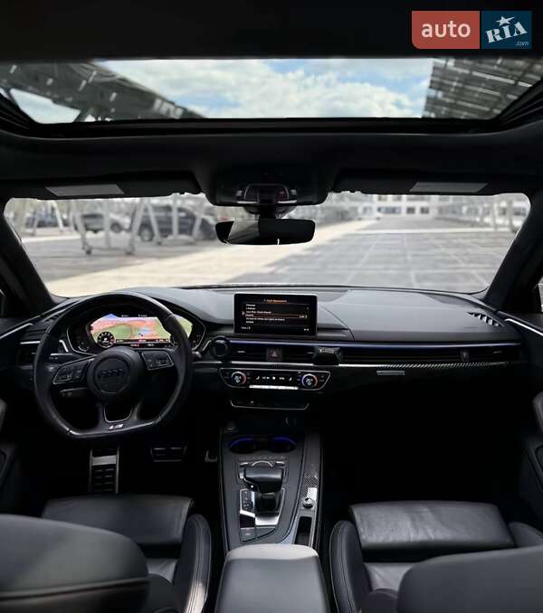 Седан Audi A4 2017 в Киеве