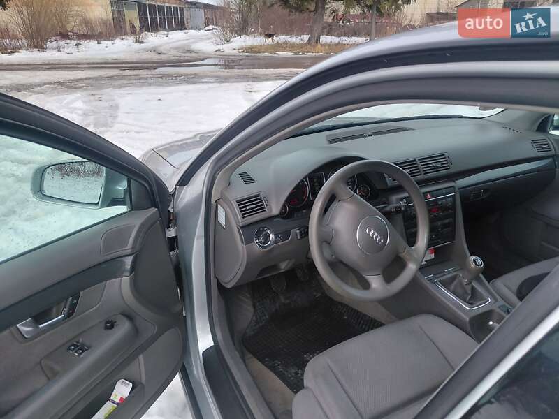 Седан Audi A4 2003 в Надворной