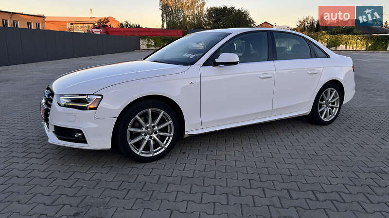 Седан Audi A4 2014 в Нововолинську