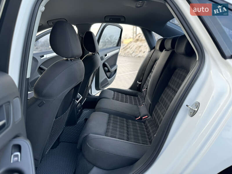Седан Audi A4 2012 в Киеве фото 11 Седан Audi A4 2012 в Киеве
