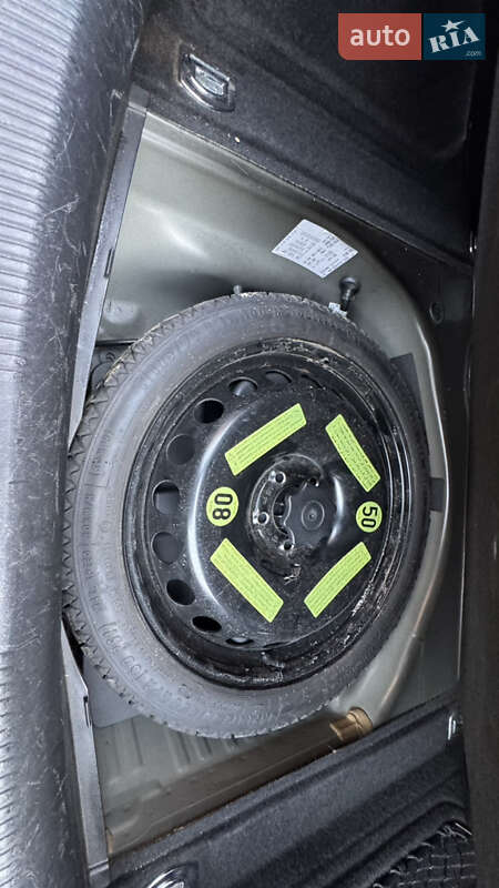 Седан Audi A4 2012 в Нововолынске