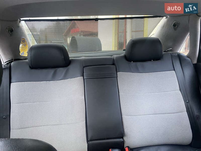 Седан Audi A4 1995 в Трускавці