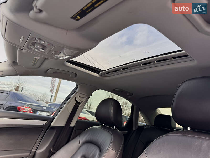 Седан Audi A4 2016 в Самборі