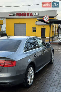 Седан Audi A4 2014 в Ровно