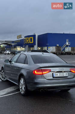 Седан Audi A4 2014 в Ровно