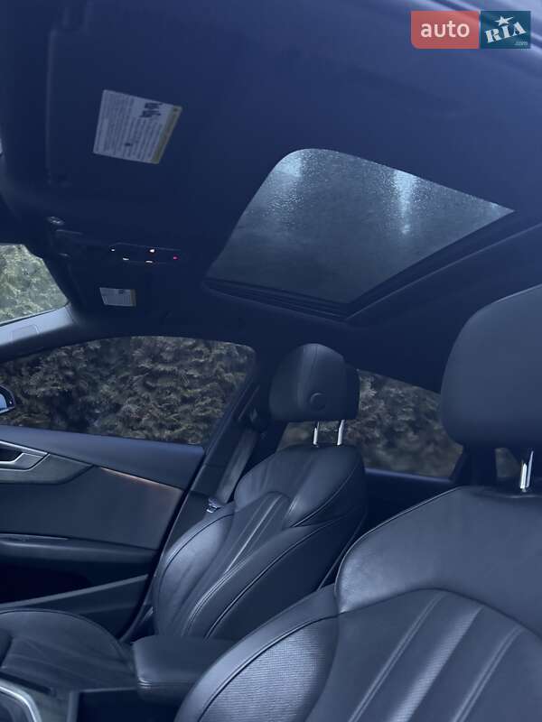 Седан Audi A4 2018 в Львове