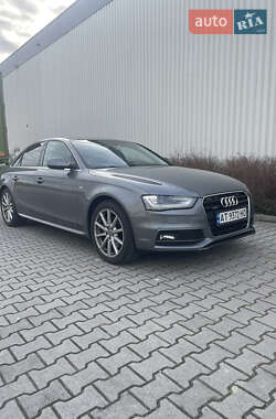 Седан Audi A4 2015 в Львові