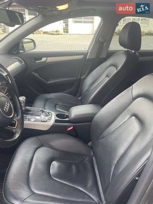 Седан Audi A4 2015 в Львове