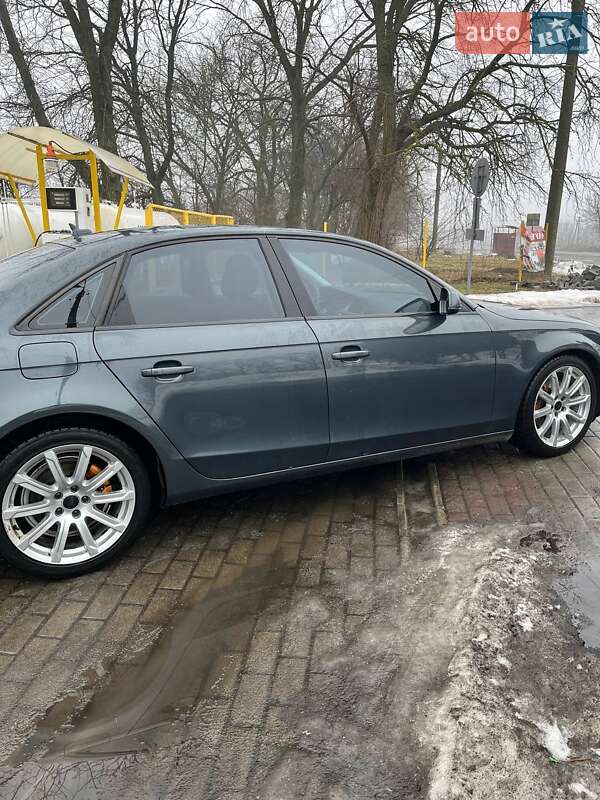 Седан Audi A4 2010 в Смеле