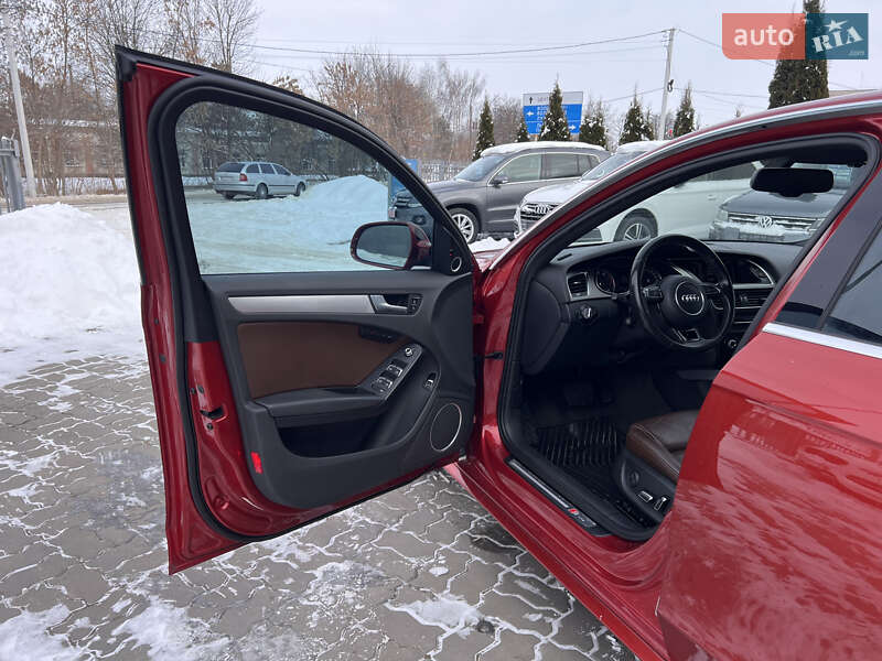 Седан Audi A4 2014 в Нововолынске