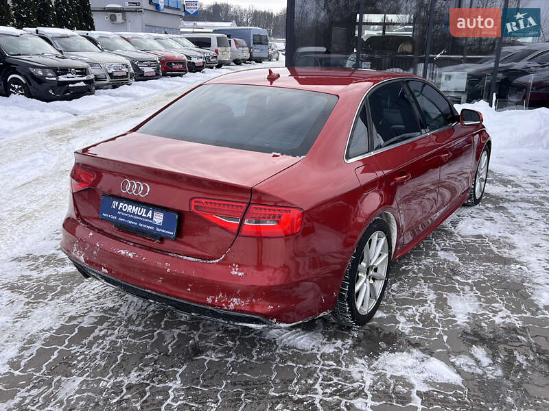 Седан Audi A4 2014 в Нововолынске