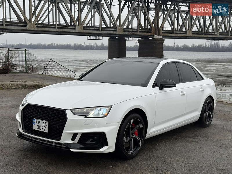 Седан Audi A4 2017 в Днепре
