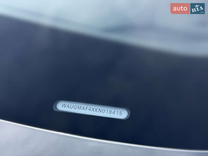 Седан Audi A4 2019 в Львове