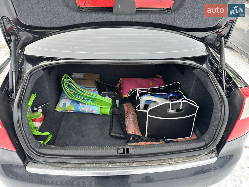 Седан Audi A4 2004 в Білогір'ї фото 11 Седан Audi A4 2004 в Білогір'ї