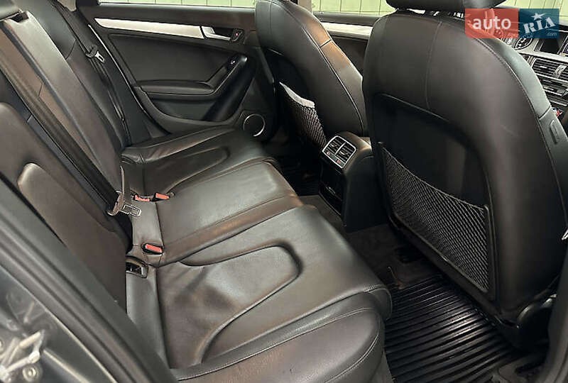 Седан Audi A4 2013 в Львові