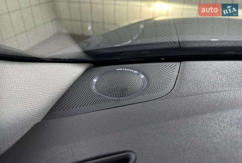 Седан Audi A4 2013 в Львові