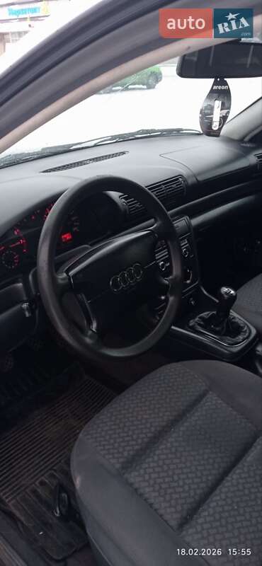 Седан Audi A4 1994 в Кременчуге