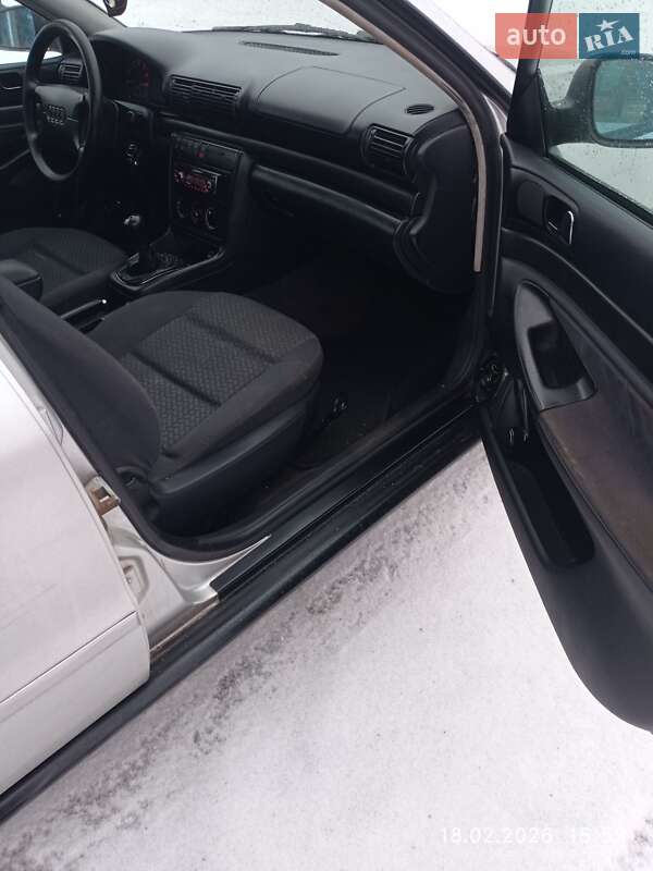 Седан Audi A4 1994 в Кременчуге