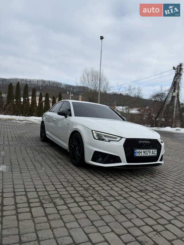 Седан Audi A4 2019 в Львові