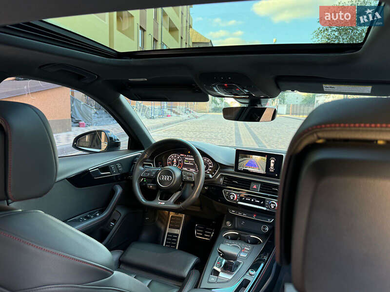 Седан Audi A4 2019 в Львові