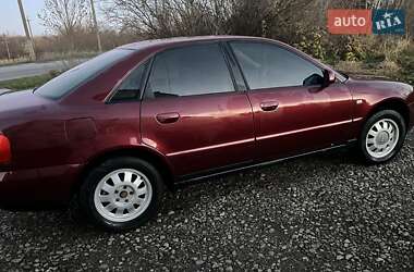 Седан Audi A4 1999 в Заболотове
