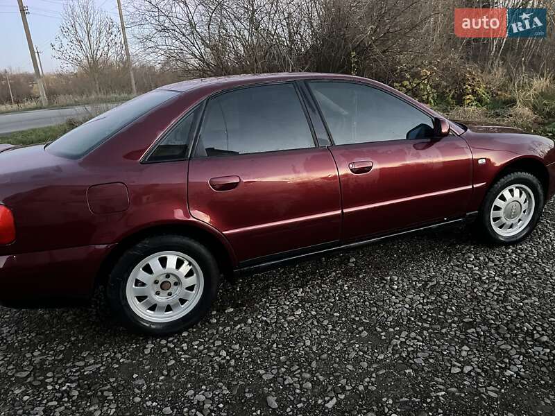 Седан Audi A4 1999 в Заболотові
