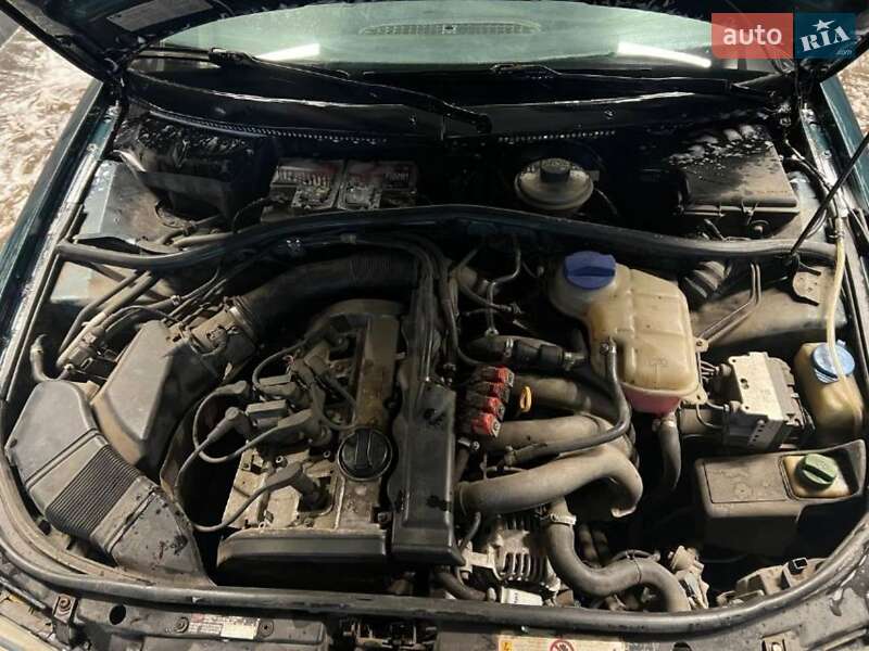 Седан Audi A4 1996 в Полтаве