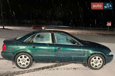 Седан Audi A4 1996 в Полтаве
