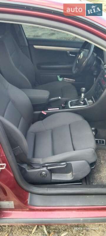 Седан Audi A4 2002 в Светловодске