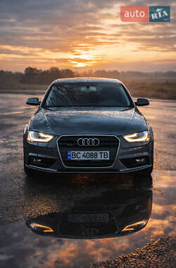 Седан Audi A4 2012 в Львове