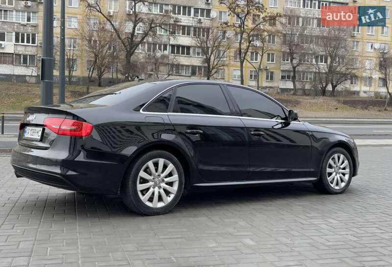 Седан Audi A4 2015 в Луцьку