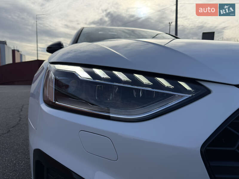 Седан Audi A4 2020 в Киеве