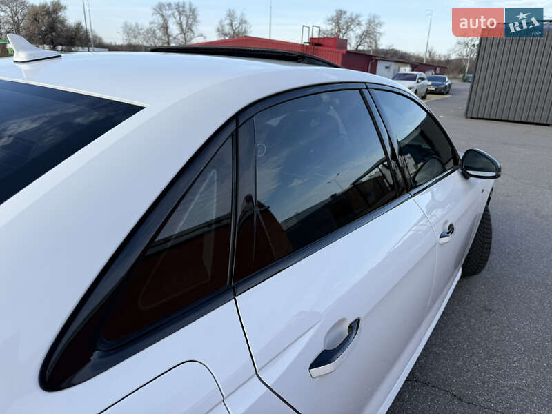 Седан Audi A4 2020 в Киеве