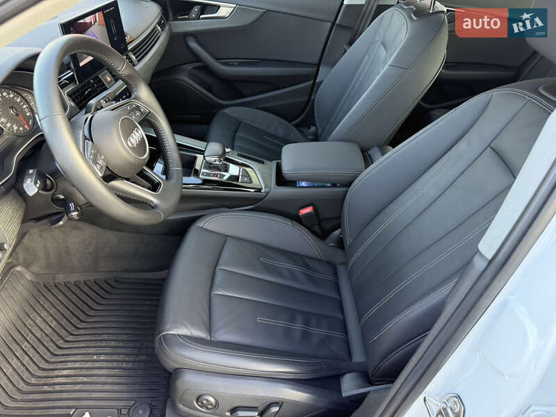 Седан Audi A4 2020 в Киеве