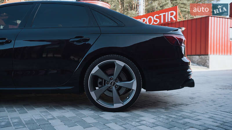 Седан Audi A4 2021 в Львове