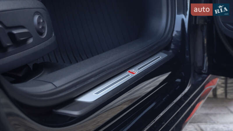 Седан Audi A4 2021 в Львове