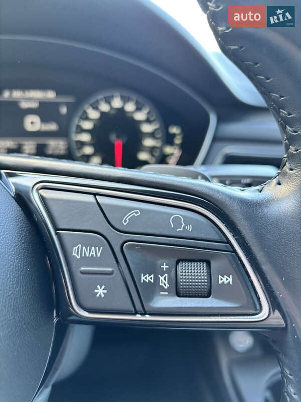 Седан Audi A4 2016 в Киеве